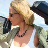 Rondborstige Gewillige Milf Wilt Sexdate Met Onervaren Toyboy Milfs