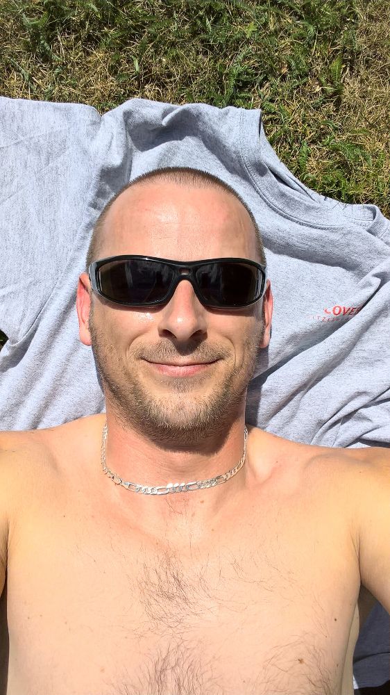 Looking For A Nice Time. Man Zoekt Vrouw