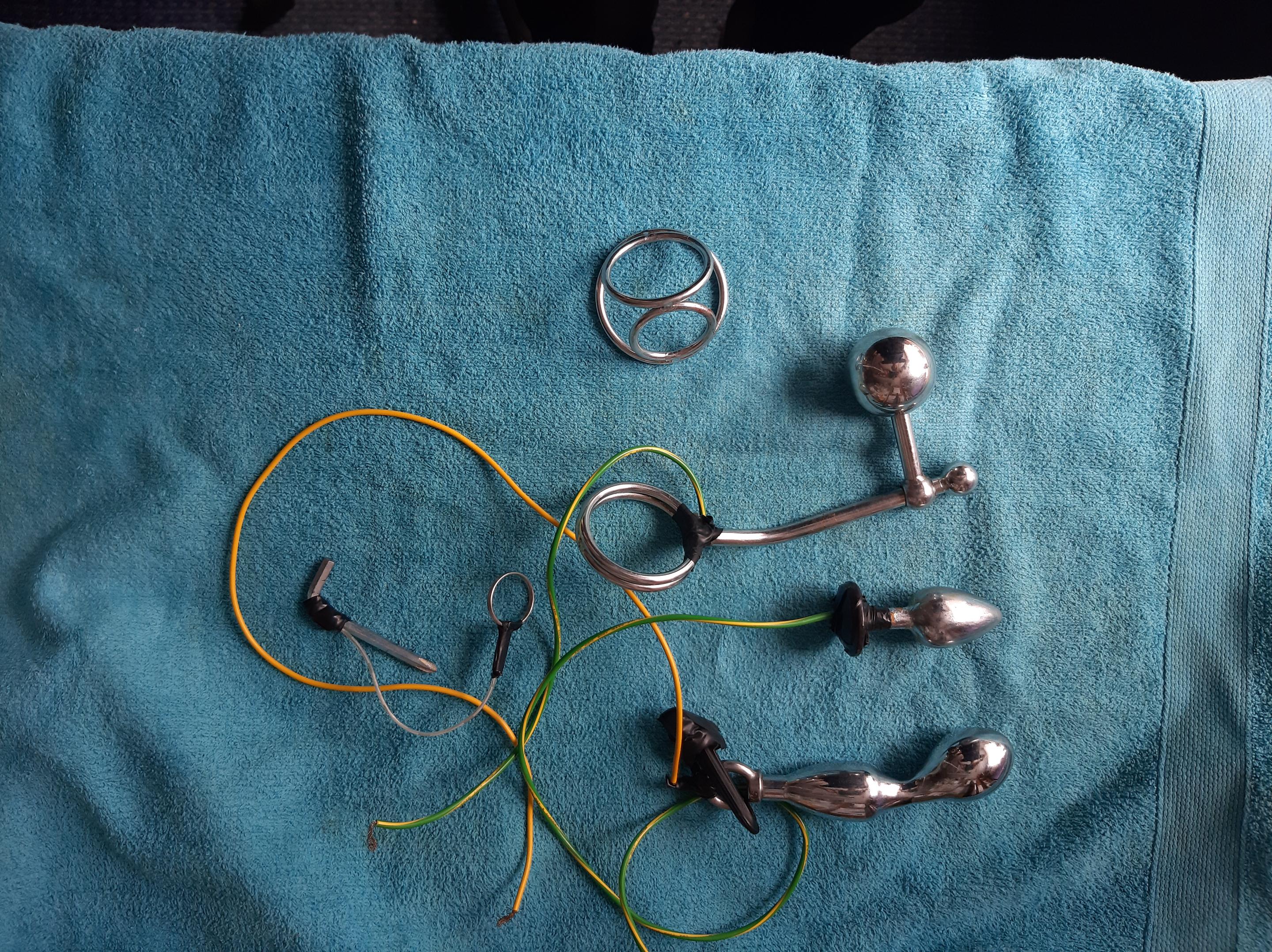Electrische Stimulatie Van Anus En Clitoris Man Zoekt Vrouw